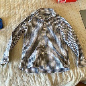 Vineyard vines button down shirt